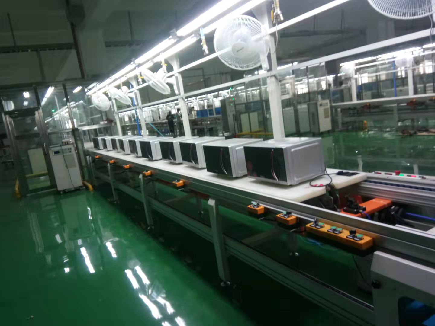 格兰仕微波炉总装老化测试线